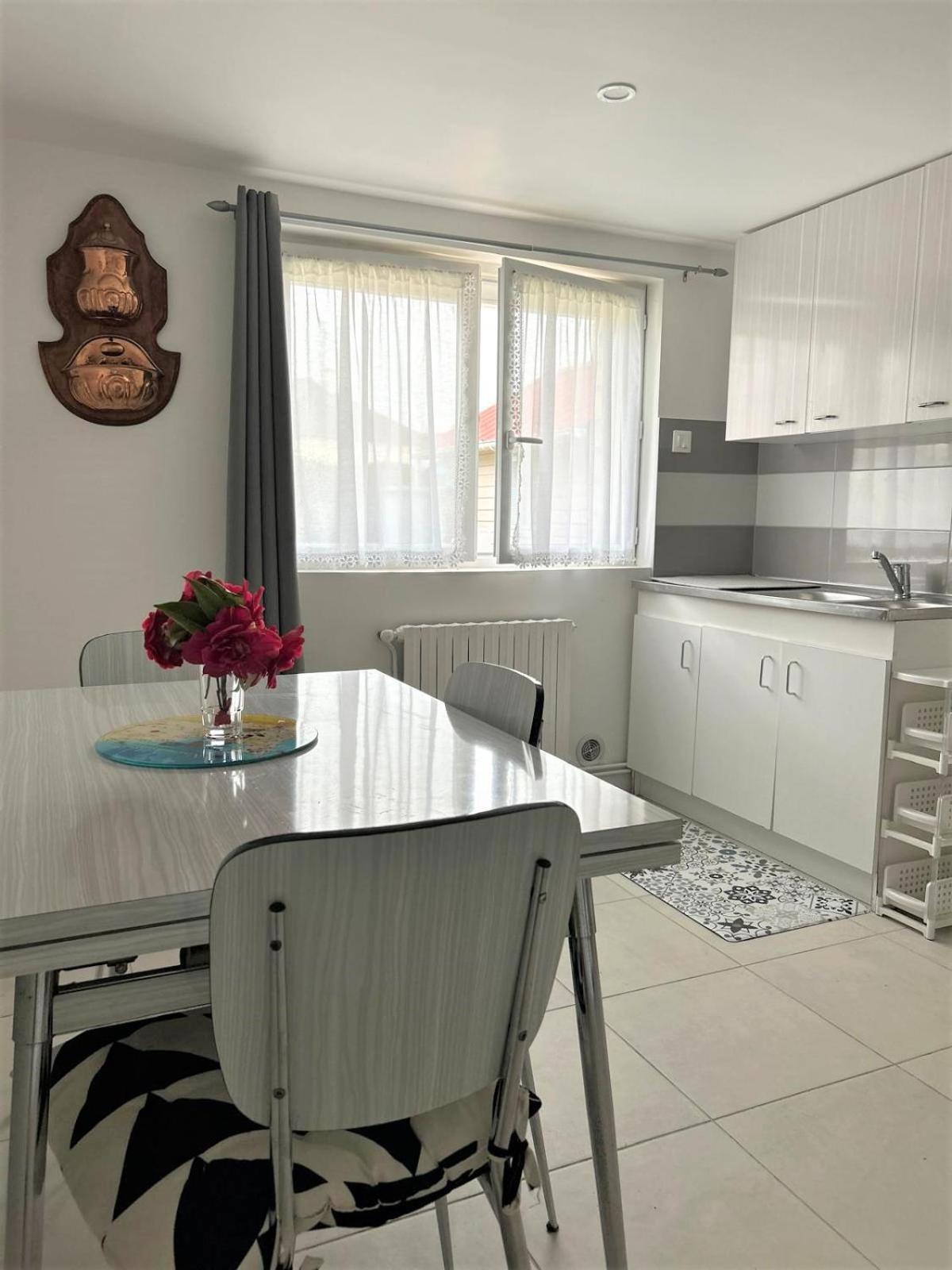 Le Ponthieu De Bayeux Apartment ภายนอก รูปภาพ
